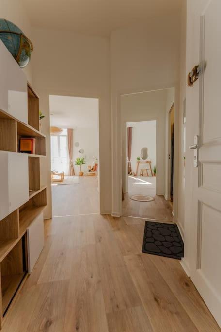 L'Echappee Chic Au Coeur De Valence Apartment วาลองซ์ ภายนอก รูปภาพ